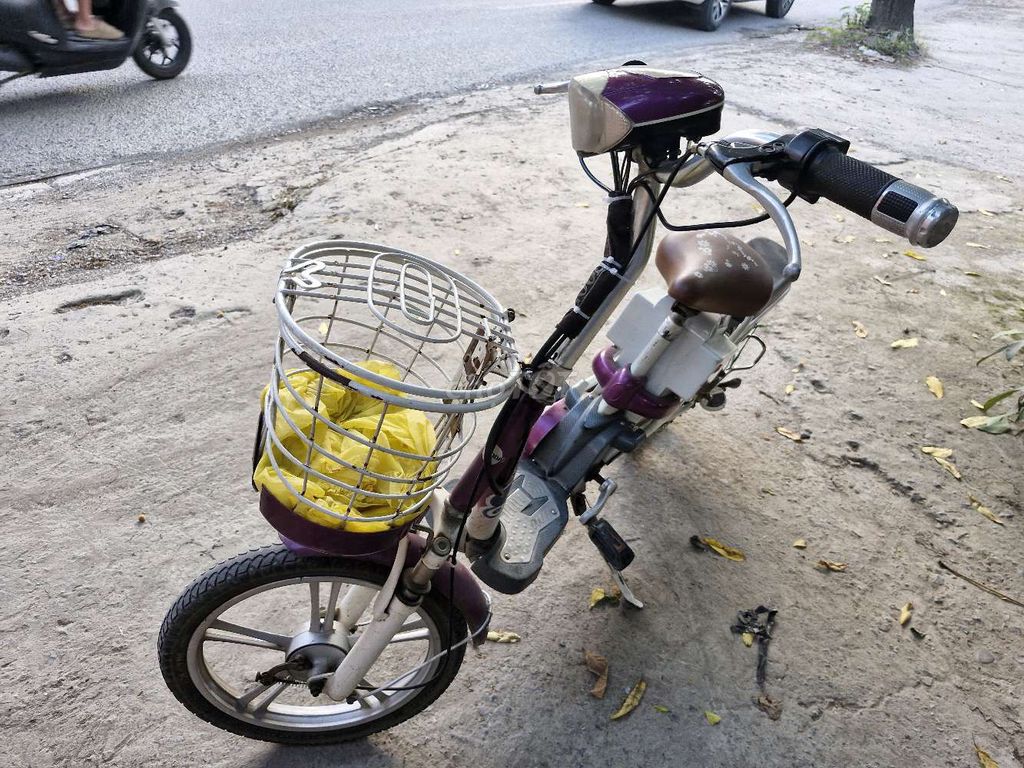 Xe đạp điện Hyundai Tím trắng. Mua bán Xe điện tại Quận Bắc Từ Liêm Hà Nội được đăng bởi Anh Tuấn hình 1