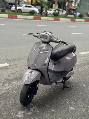 Vespa xám ánh hồng bình lướt mới thay. Mua bán Xe điện tại Quận Cầu Giấy Hà Nội được đăng bởi Xe Điện 257 Hoàng Quốc Việt 