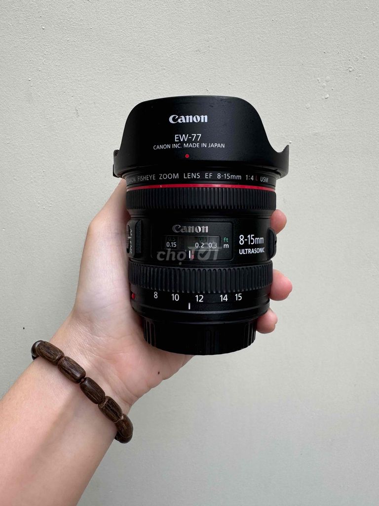 Canon EF 8-15mm F4 L USM .