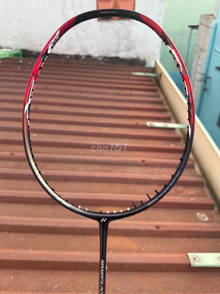 Vợt cầu lông Yonex Nanoflare 700 đỏ