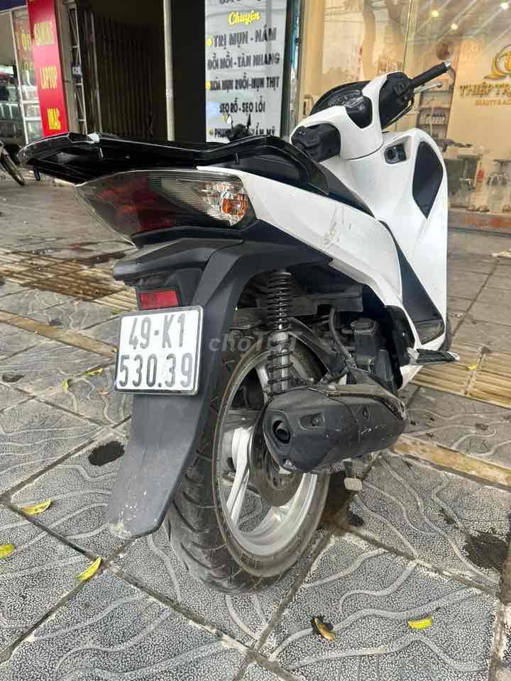 SH ĐEN TRẮNG ĐỜI 2017 ĐK 2018 150i ABS. Mua bán Xe máy tại Huyện Gia Lâm Hà Nội được đăng bởi Phi Hùng Nguyễn hình 3