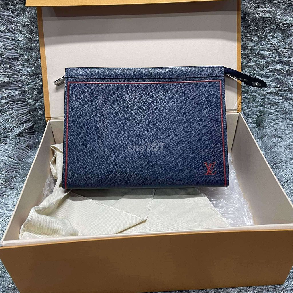 Louis_Vuitton Pochette Voyage MM Taiga Navy new