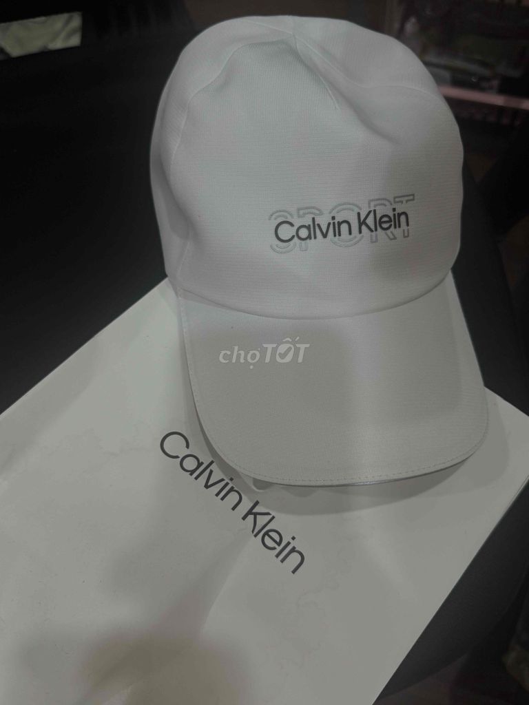 Mũ lưỡi trai Calvin Klein Unisex Trắng. Mua bán Phụ kiện thời trang khác tại Quận Hồng Bàng Hải Phòng được đăng bởi Hiep hình 1