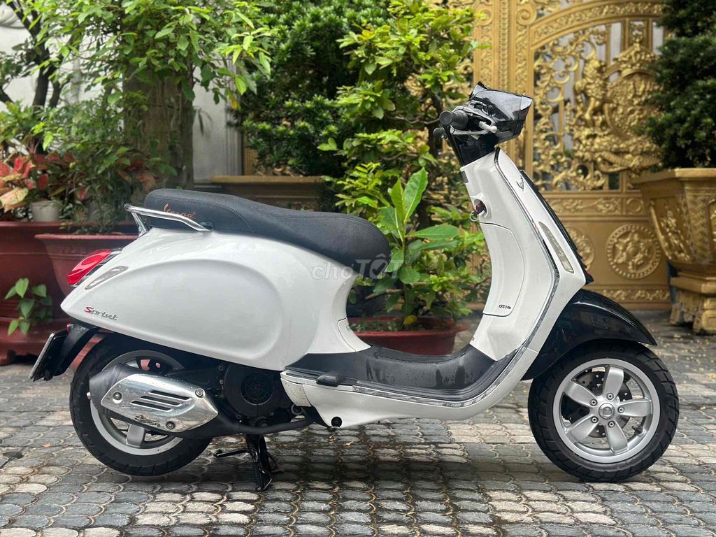 Vespa đèn vuông đời 2014 bstp chính chủ. Mua bán Xe máy tại Quận 10 Tp Hồ Chí Minh được đăng bởi Hoang sang hình 5