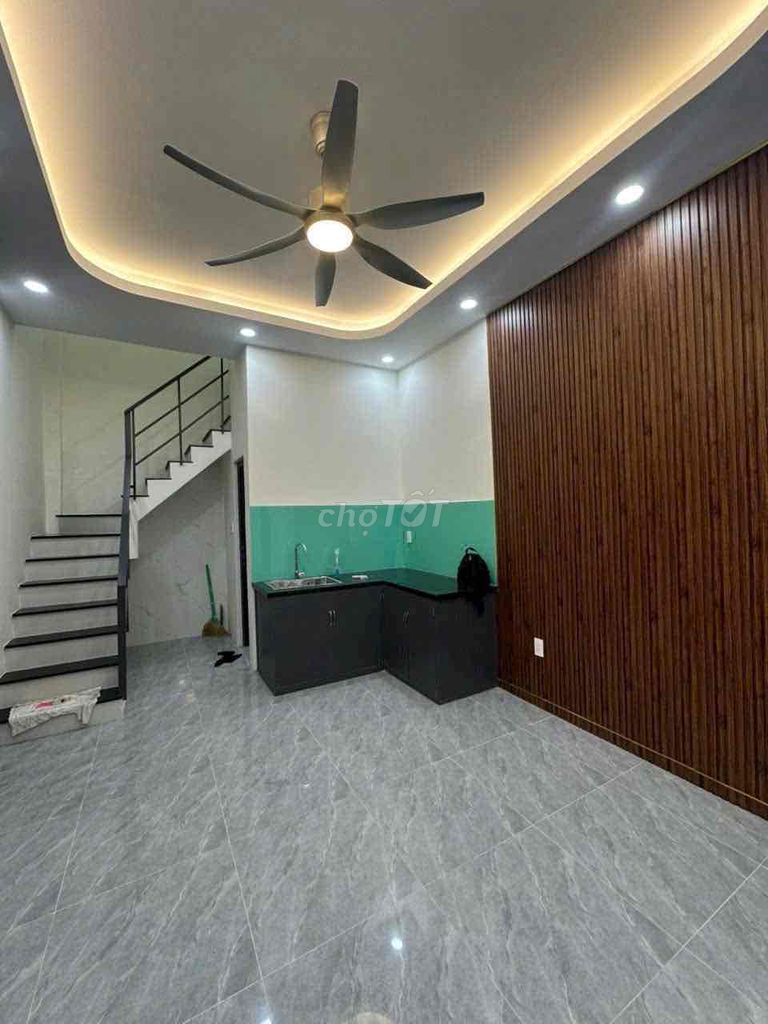 CHỈ 2.35 TỶ  – SỔ HỒNG RIÊNG 🏡 NHÀ 2 TẦNG – CÁCH MẶT TIỀN 2 CĂN