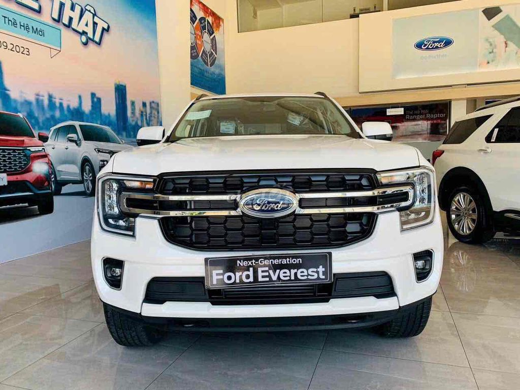 2025 Everest AB Trắng xe sẵn Bank 80%, lãi 7,5%. Mua bán Ô tô tại Thành phố Thủ Đức Tp Hồ Chí Minh được đăng bởi FORD THỦ ĐỨC TRẦN THẮNG  hình 9