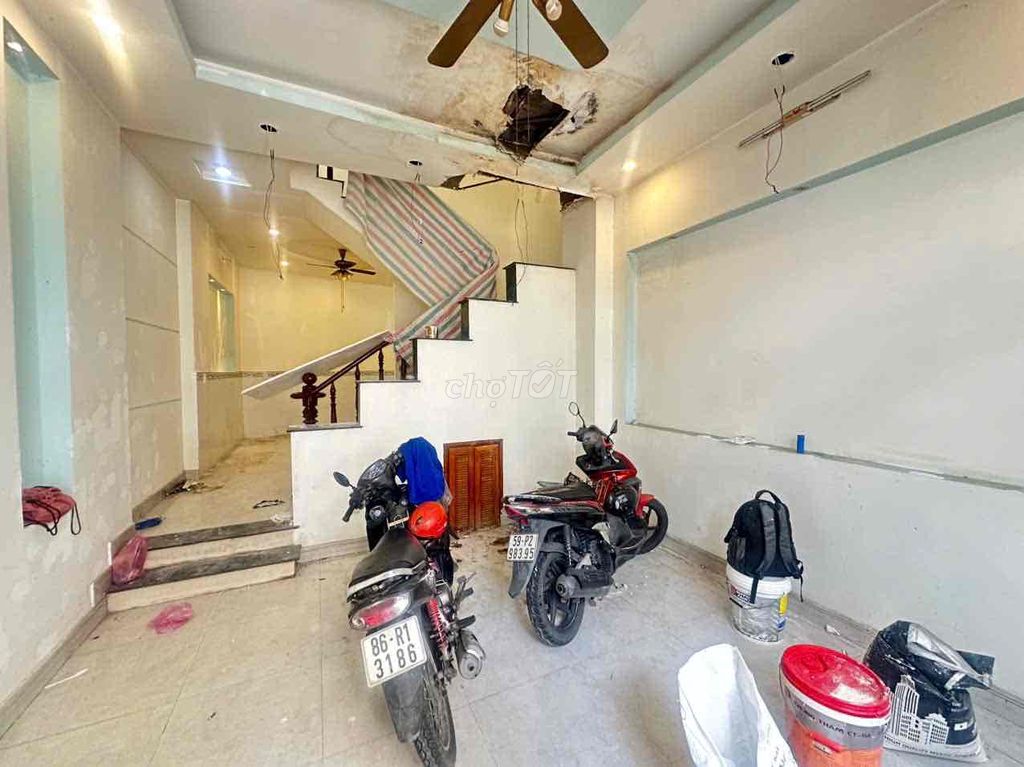 Дом 54 м² (4,5х12,5м), общая площадь 150 м², 3 спальни, 3 санузла