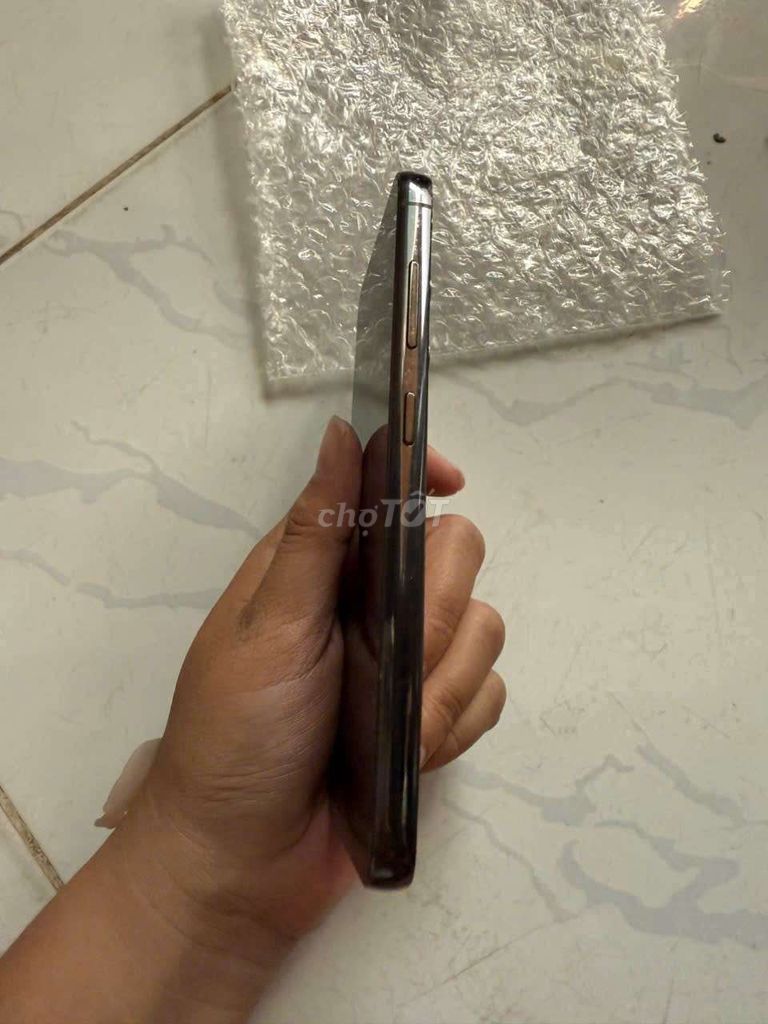 Samsung Galaxy S23 Đen Sọc nhẹ. Mua bán Điện thoại tại Quận 4 Tp Hồ Chí Minh được đăng bởi Tut Tut hình 1