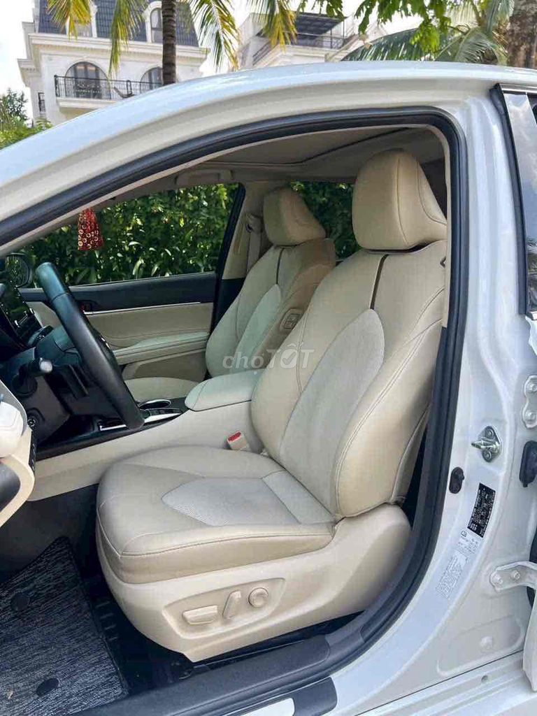 Toyota Camry 2.5 Q sản xuất 2019 odo 79.000km. Mua bán Ô tô tại Quận 7 Tp Hồ Chí Minh được đăng bởi Lê Văn Độ hình 5