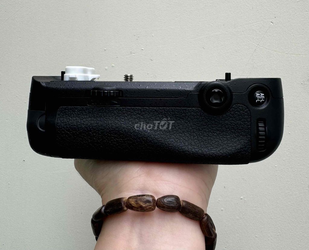 Grip Nikon D750 ( MB-D16 ) Mới 99% chính hãng .. Mua bán Máy ảnh, Máy quay tại Quận Bình Thạnh Tp Hồ Chí Minh được đăng bởi Teresa hình 1