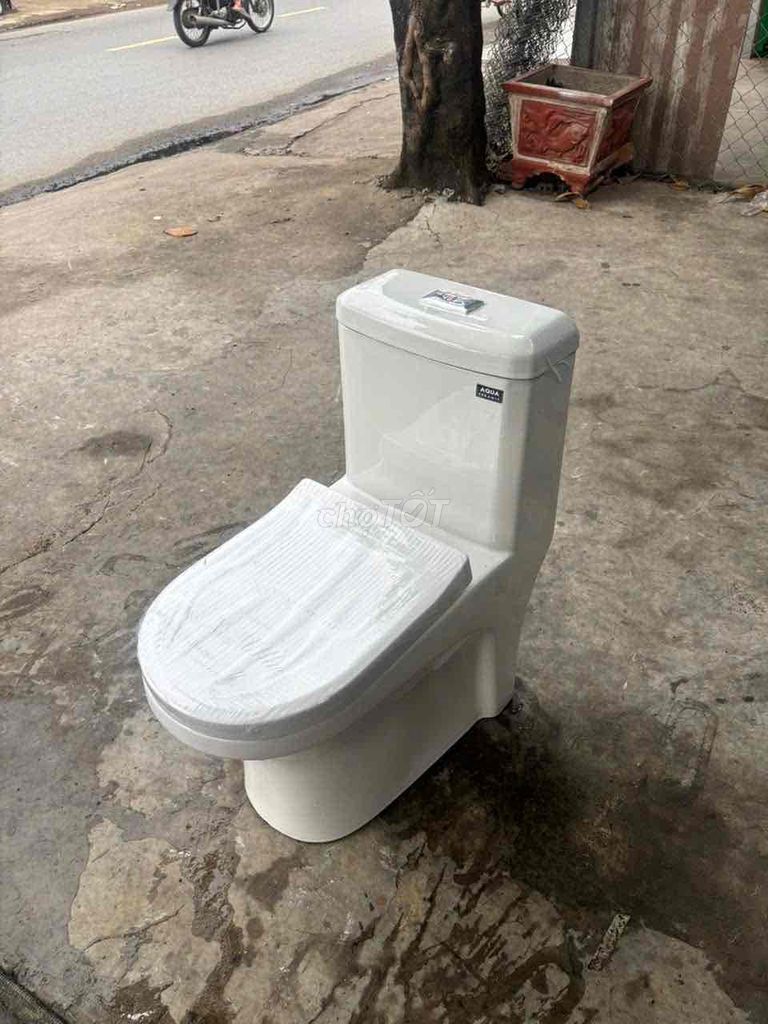 Bồn cầu Aqua Trắng Sứ cao cấp Tiết kiệm nước. Mua bán Thiết bị vệ sinh, nhà tắm tại Thành phố Thuận An Bình Dương được đăng bởi Trần Văn Đoành hình 1