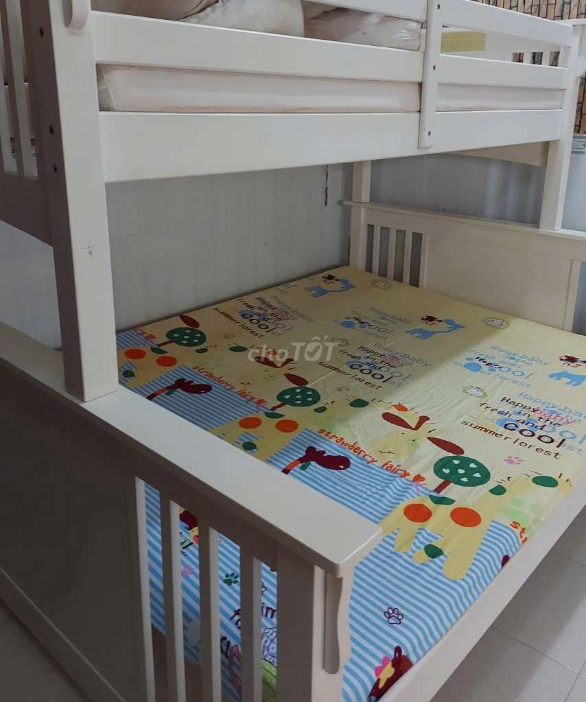 Giường tầng gỗ màu trắng. Mua bán Giường, chăn ga gối nệm tại Quận Bình Thuỷ Cần Thơ được đăng bởi Trang võ  hình 1
