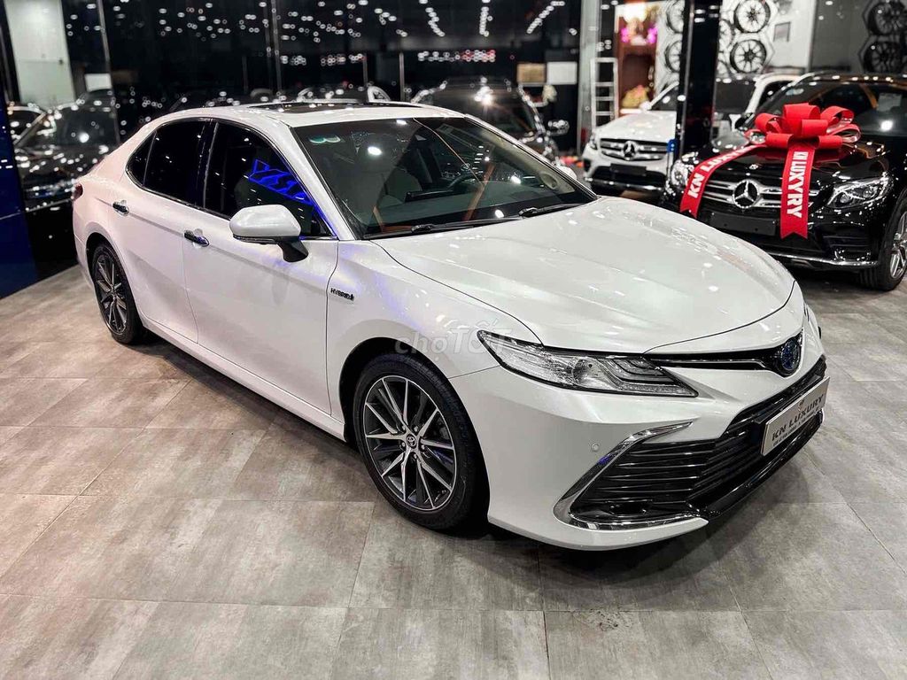 Toyota Camry 2022 2.5HV - 28000 km. Mua bán Ô tô tại Quận 7 Tp Hồ Chí Minh được đăng bởi Lê Văn Út hình 3