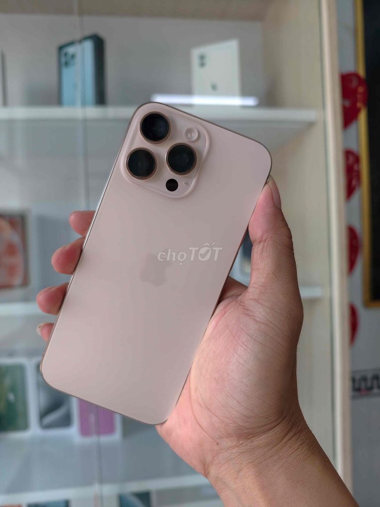 IPHONE 16 PRM 256gb VÀNG QT MỸ ZIN ÁP PIN92%. Mua bán Điện thoại tại Thành phố Cà Mau Cà Mau được đăng bởi NHAN APPLE hình 1