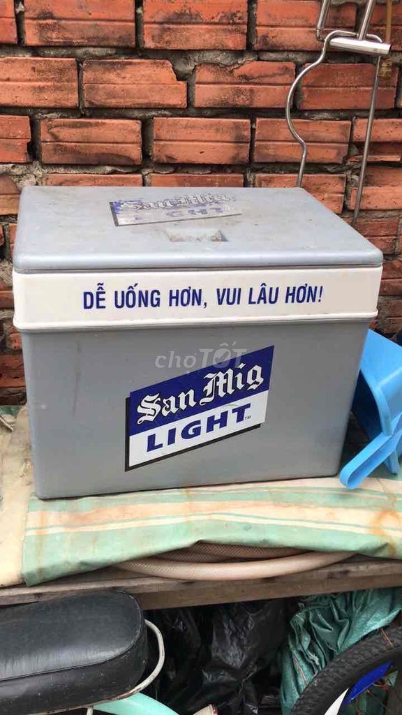 Bình đá San Mig Light 35 lít Xám Tốt. Mua bán Nội thất, đồ gia dụng khác tại Quận Gò Vấp Tp Hồ Chí Minh được đăng bởi Phùng Cường hình 1
