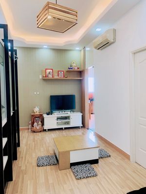 Bán chung cư Lý Thường Kiệt Quận 11 - 55m² 2PN tầng cao, giá 2.75 tỷ