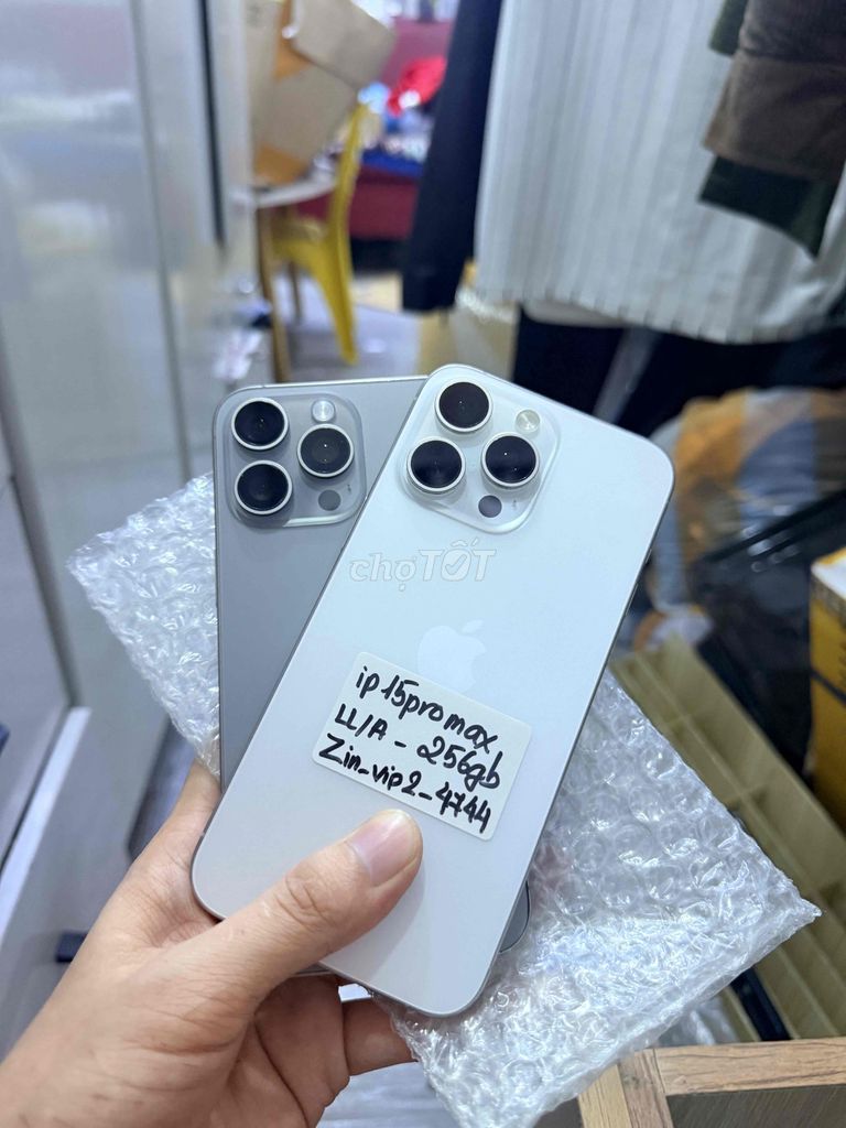 Apple iPhone 15 Pro Max 256GB full zin nguyên bản. Mua bán Điện thoại tại Quận Hải Châu Đà Nẵng được đăng bởi Hoàng Táo 273 Nguyễn Hoàng hình 1