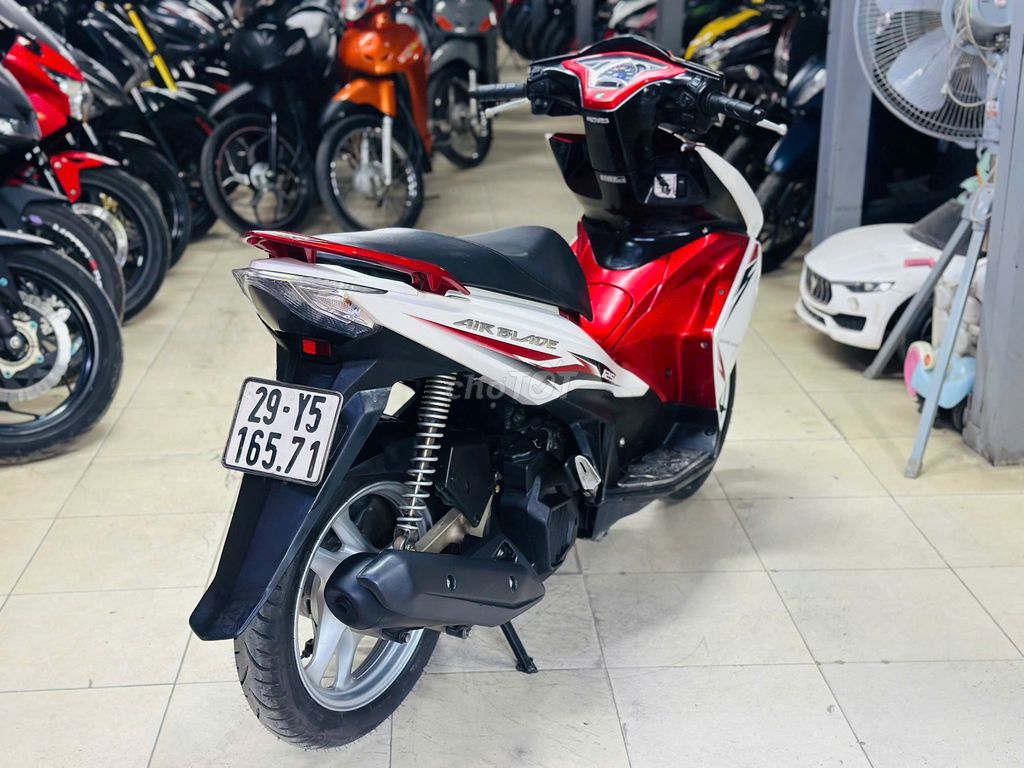 XE MÁY THỊNH PHÁT - AIR BLADE 125 ĐỎ TRẮNG BIỂN HN. Mua bán Xe máy tại Quận Bắc Từ Liêm Hà Nội được đăng bởi XE MÁY THỊNH PHÁT XE LƯỚT GIÁ RẺ hình 4