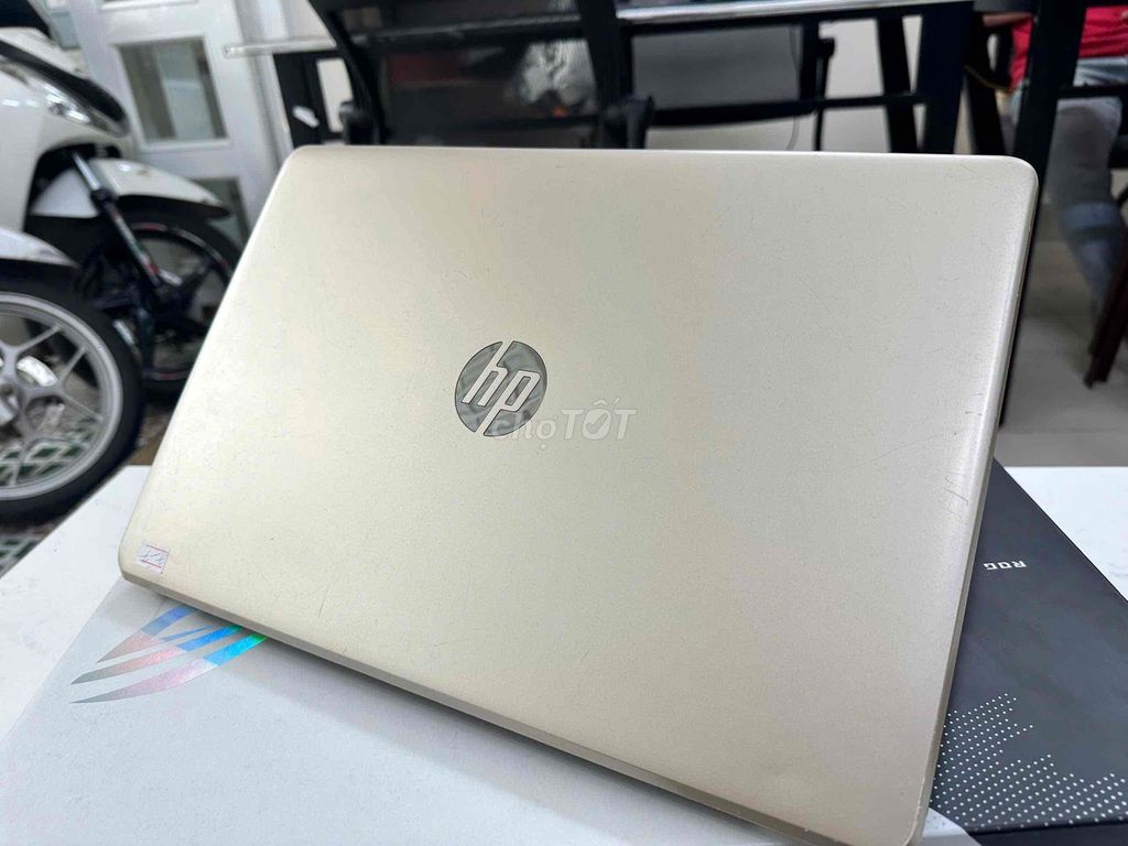 HP 15s i7-7500U vga rời AMD 2g ram 12gb game ngon