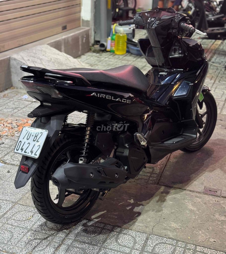 Honda Air Blade 125 2022 Đen bóng 9 chủ ký. Mua bán Xe máy tại Quận Gò Vấp Tp Hồ Chí Minh được đăng bởi CHXM 86 chuyên bán xe trả góp hình 6
