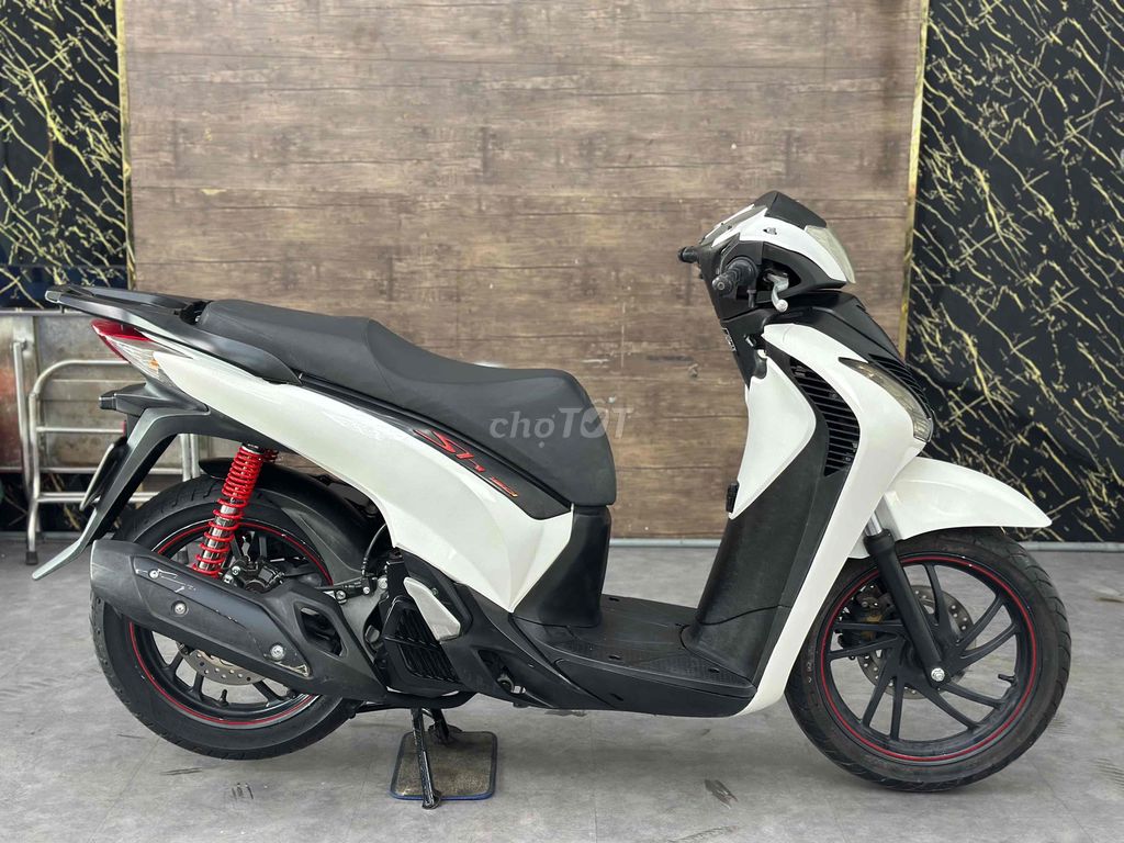 SH150 2014 up ao Ý, góp trả trước 17tr bao nợ xấu. Mua bán Xe máy tại Quận Tân Phú Tp Hồ Chí Minh được đăng bởi bình đoàn exciter BÁN TRẢ GÓP hình 6