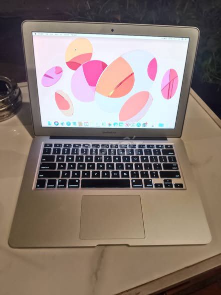 Apple Macbook Air 2017 Bạc. Mua bán Laptop tại Quận 1 Tp Hồ Chí Minh được đăng bởi Hội Đồ Điện Tử hình 1
