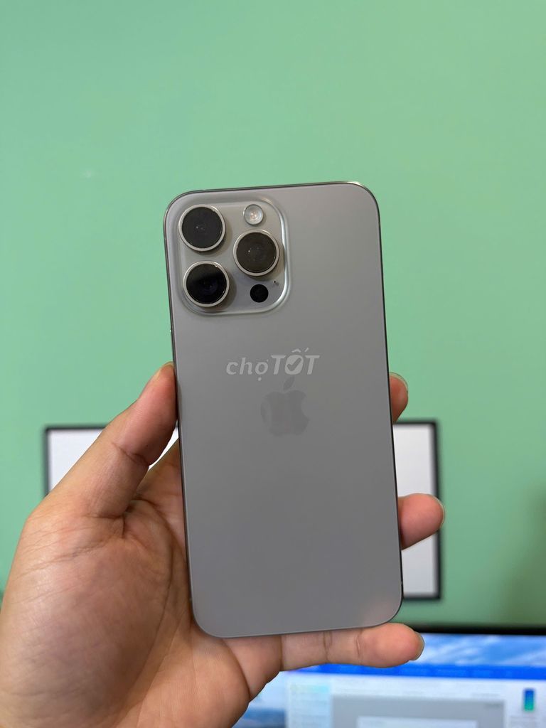 😶‍🌫️iphone 15 pro max quốc tế 256gb zin màn chấm tí . Mua bán Điện thoại tại Quận Thanh Xuân Hà Nội được đăng bởi Thành Vũ Mobile hình 1