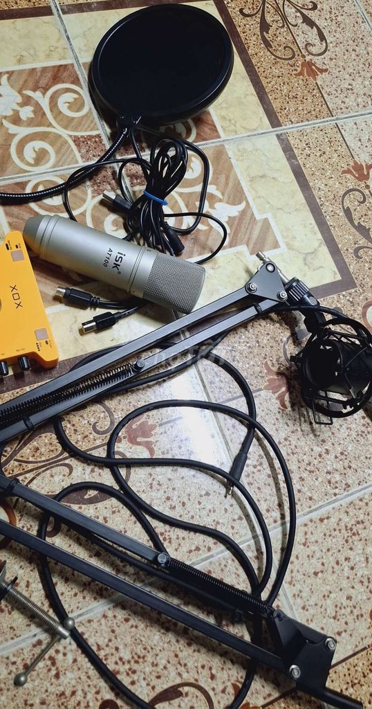 Microphone ISK AT100 Bạc 1 bộ . Mua bán Tivi, Âm thanh tại Thành phố Thủ Đức Tp Hồ Chí Minh được đăng bởi Thanh Tg hình 1