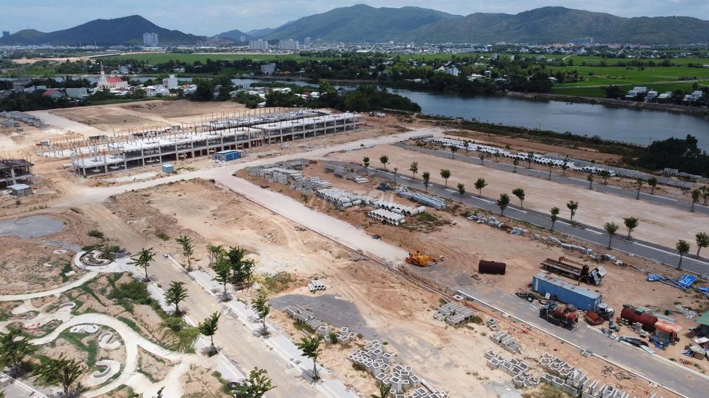 Chủ cần tiền bán gấp nền đất đã có sổ, kđt quy nhơn iconic, mt ql.19 Chủ cần tiền bán gấp nền đất đã có sổ, kđt quy nhơn iconic, mt ql.19