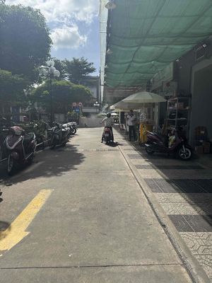 Bán căn shophouse Carillon 1 - 171 Hoàng Hoa Thám, Tân Bình.. Mua bán văn phòng, mặt bằng kinh doanh tại Quận Tân Bình Tp Hồ Chí Minh được đăng bởi Thanh Trầm