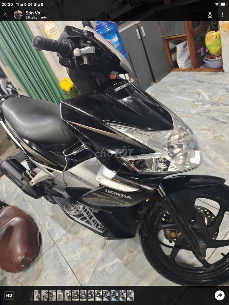 Honda Air Blade đời 2010 Fi Đen cho ae chạy grap