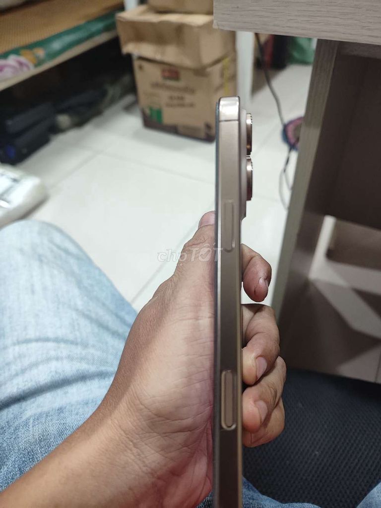 iPhone 16 Pro Max 256GB Vàng VN/A. Mua bán Điện thoại tại Quận Bình Thuỷ Cần Thơ được đăng bởi Đời la thế hình 1