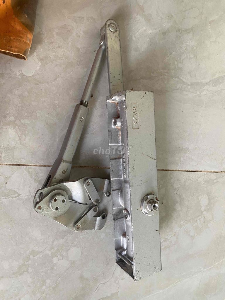 Tay đóng mở cửa Ryobi Kim loại Bạc Nhật Bản. Mua bán Nội thất, đồ gia dụng khác tại Thành phố Rạch Giá Kiên Giang được đăng bởi Nghĩa đồ cũ hình 1