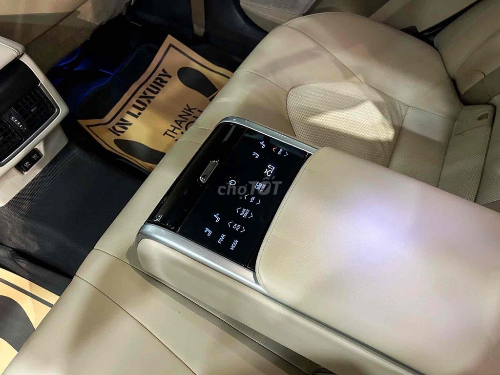 Toyota Camry 2022 2.5HV - 28000 km. Mua bán Ô tô tại Quận 7 Tp Hồ Chí Minh được đăng bởi Lê Văn Út hình 18