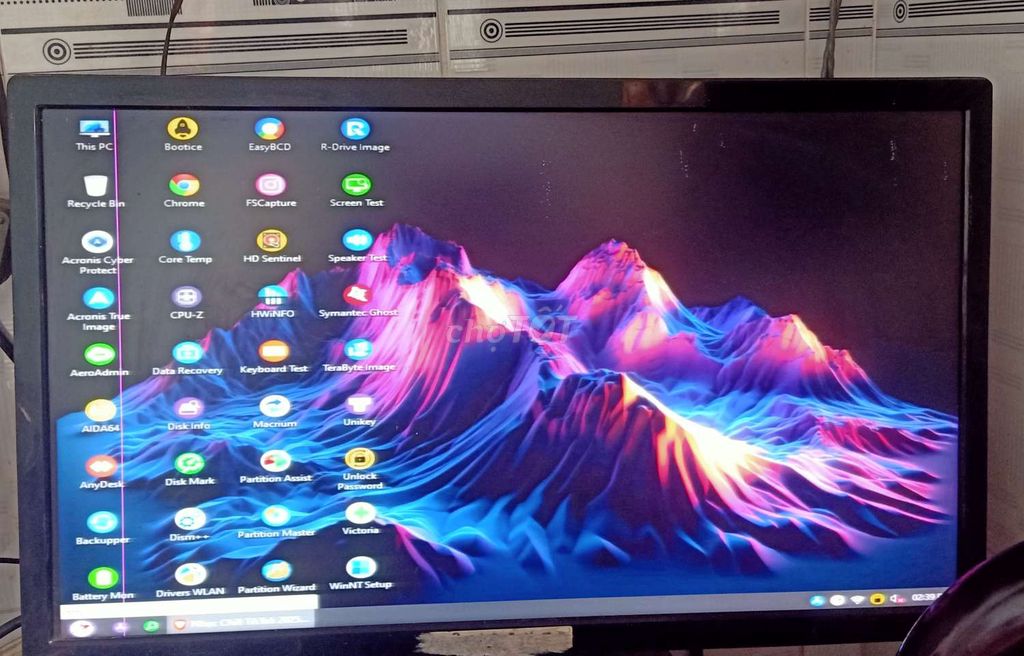 Hộp pc lạ,vọc vạch.