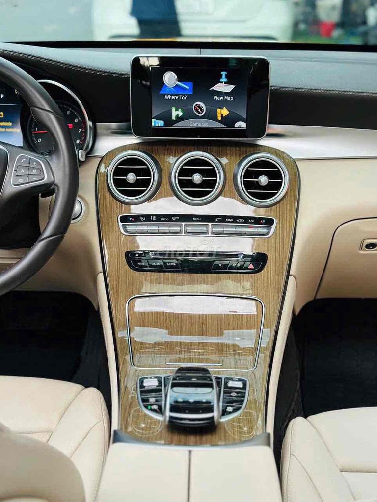 Mercedes-Benz GLC300 Coupe 2017 4MATIC. Mua bán Ô tô tại Quận 8 Tp Hồ Chí Minh được đăng bởi Hồng Phúc hình 10