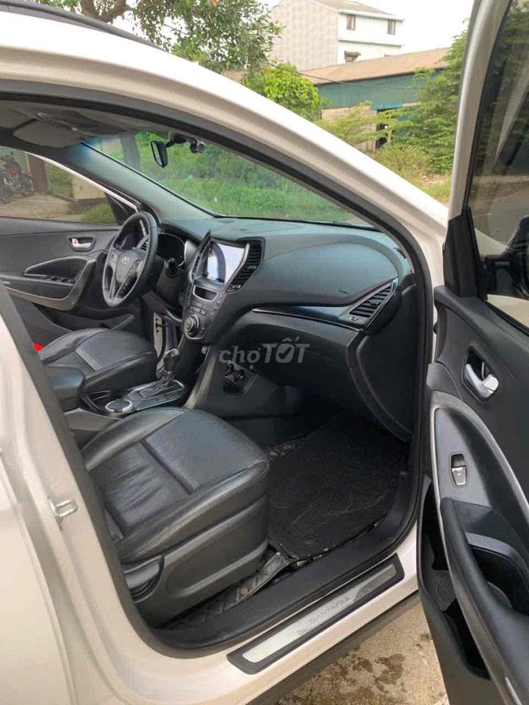 Hyundai Santa Fe 2015 2.2 AT 4WD - 60000 km. Mua bán Ô tô tại Thị xã Hương Thủy Thừa Thiên Huế được đăng bởi Đình vê hình 10