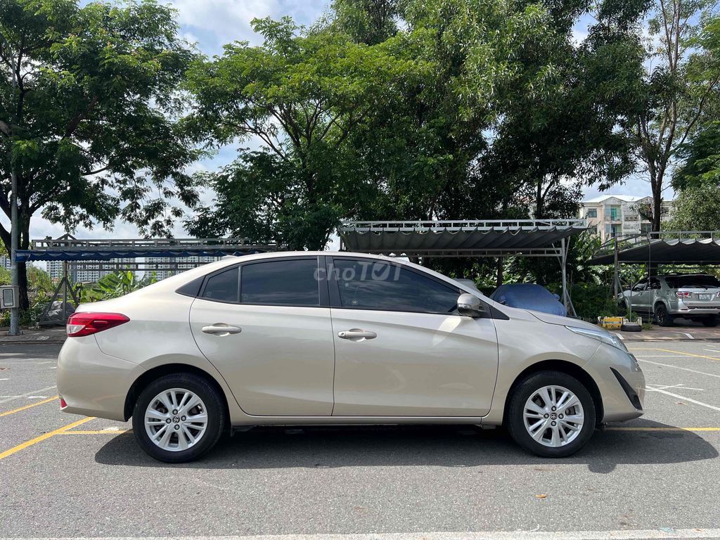 Автоматический золотой песок Toyota Vios E 2018