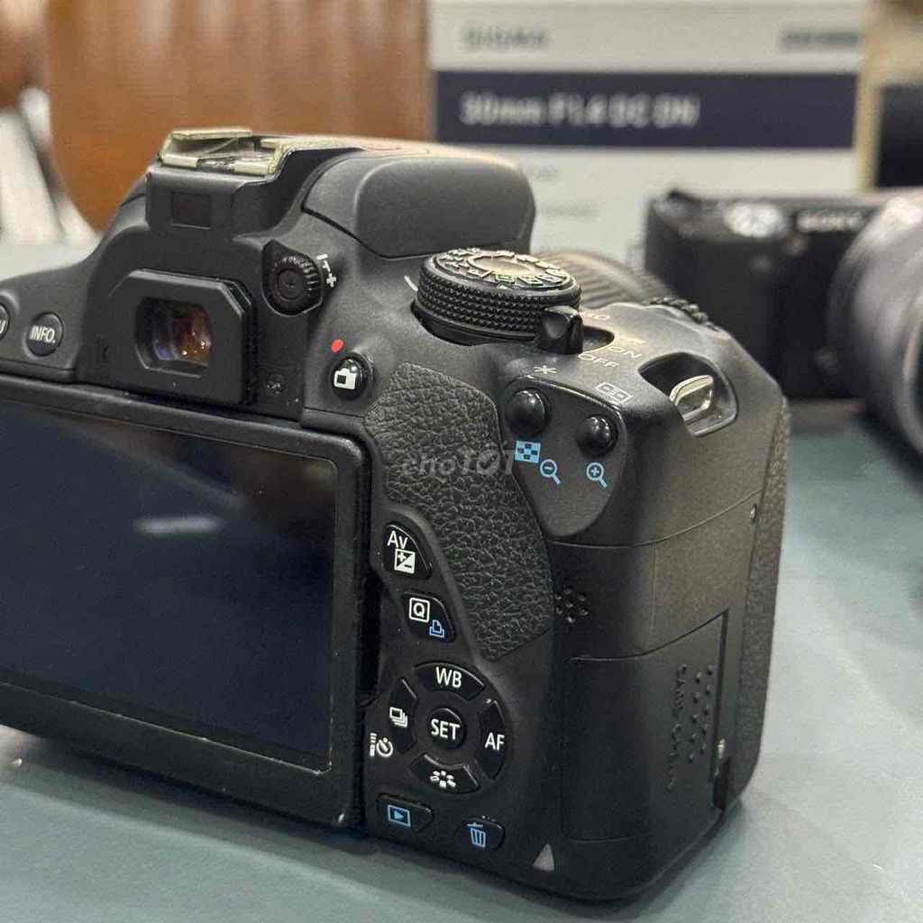 Máy ảnh Canon 700D kèm lens kit 18-55mm. Mua bán Máy ảnh, Máy quay tại Quận 5 Tp Hồ Chí Minh được đăng bởi Phan Thế Phong  hình 1