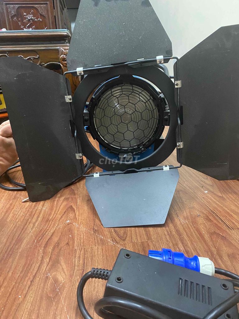 Đèn quay phim MIAO TU 2000W. Mua bán Đèn tại Quận Đống Đa Hà Nội được đăng bởi Hoàng Anh hình 1