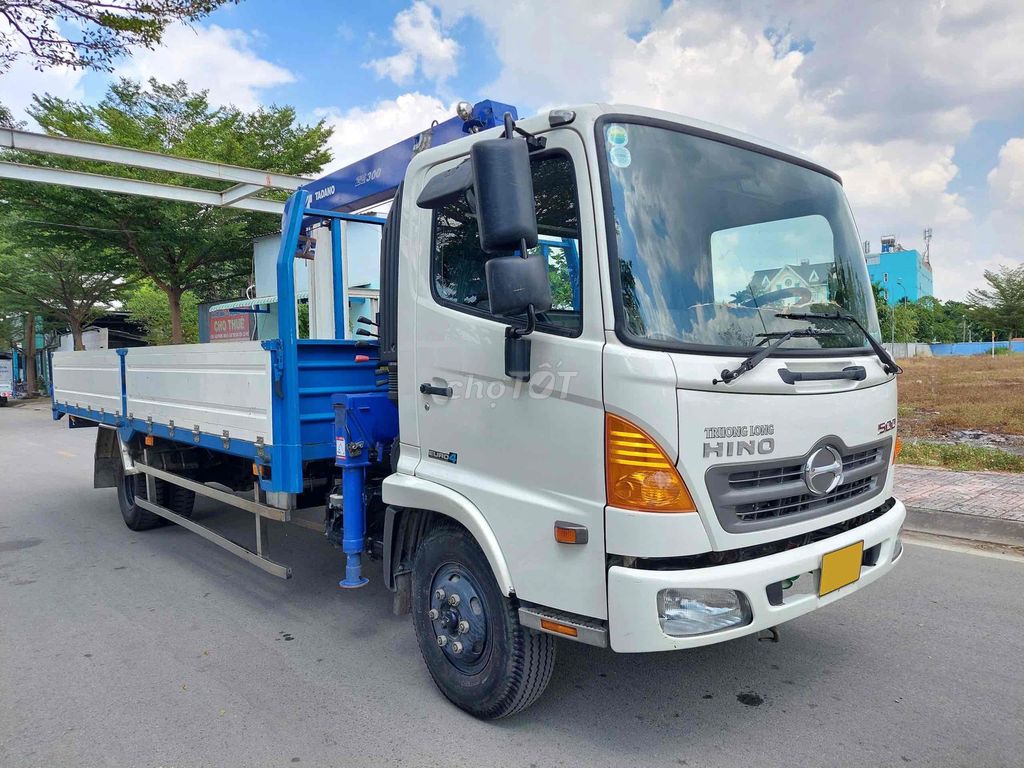 Xe Cẩu 5 tấn HINO thùng 6,1m cẩu 3 tấn 4 khúc