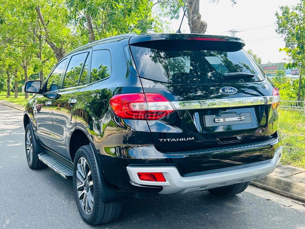 Ford Everest 2022 Titanium 2.0L AT 4x2 - 40000 km. Mua bán Ô tô tại Thành phố Buôn Ma Thuột Đắk Lắk được đăng bởi Hoài Chỉnh Ford hình 2
