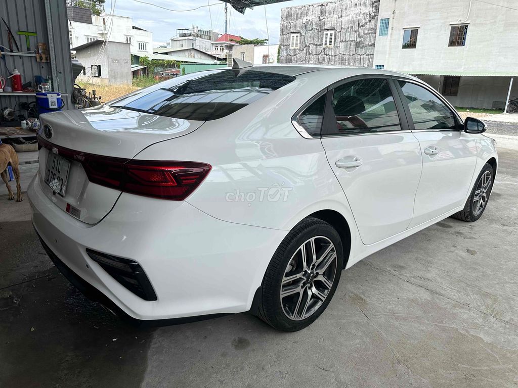 Kia Cerato 2019 1.6 luxury - 70000 km