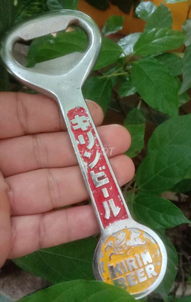 DỤNG CỤ KHUI BIA VÀ ĐẬP ĐÁ CỤC - BÃI JAPAN