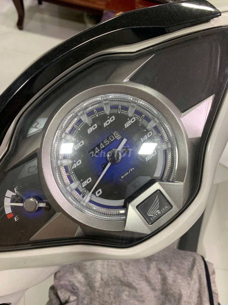 Honda Future Neo 2020 trắng ngọc trinh. Mua bán Xe máy tại Quận 1 Tp Hồ Chí Minh được đăng bởi Tín hình 4