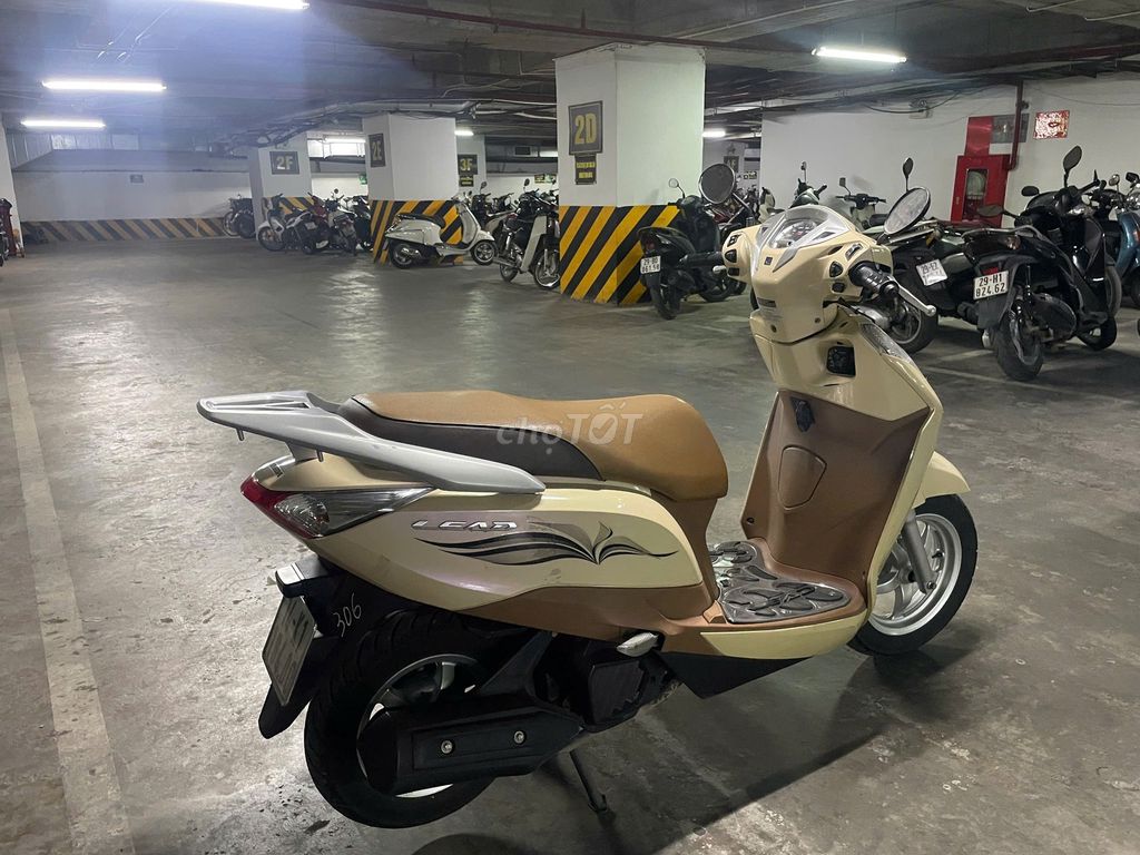 Honda Lead 2016 màu Vàng. Mua bán Xe máy tại Quận Đống Đa Hà Nội được đăng bởi Phạm Hoàng Long hình 5