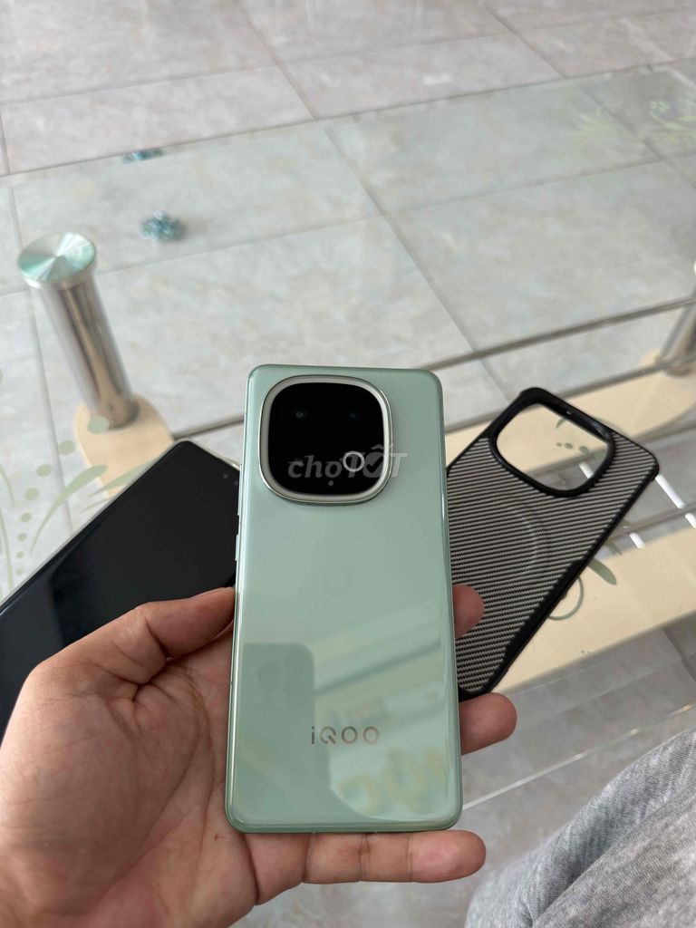 iQOO 13 256GB Xanh. Mua bán Điện thoại tại Thành phố Châu Đốc An Giang được đăng bởi huệ lâm hình 1