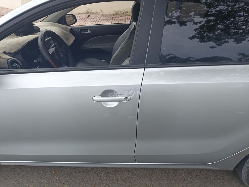 Kia Soluto 2019 MT - 67800 km. Mua bán Ô tô tại Quận Ninh Kiều Cần Thơ được đăng bởi tran toan hình 6