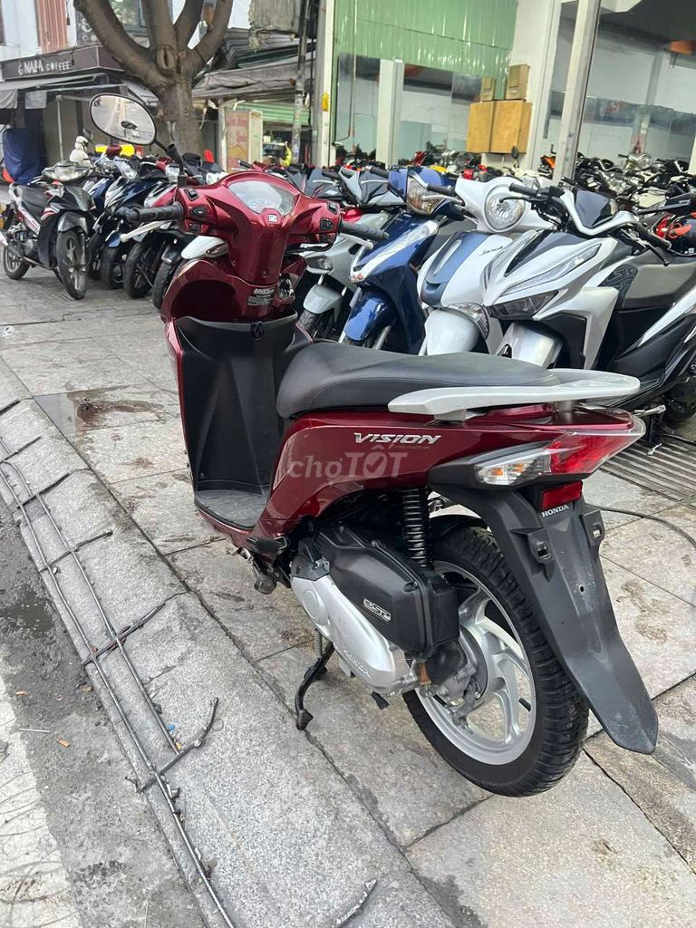 Honda Vision 2018 красный