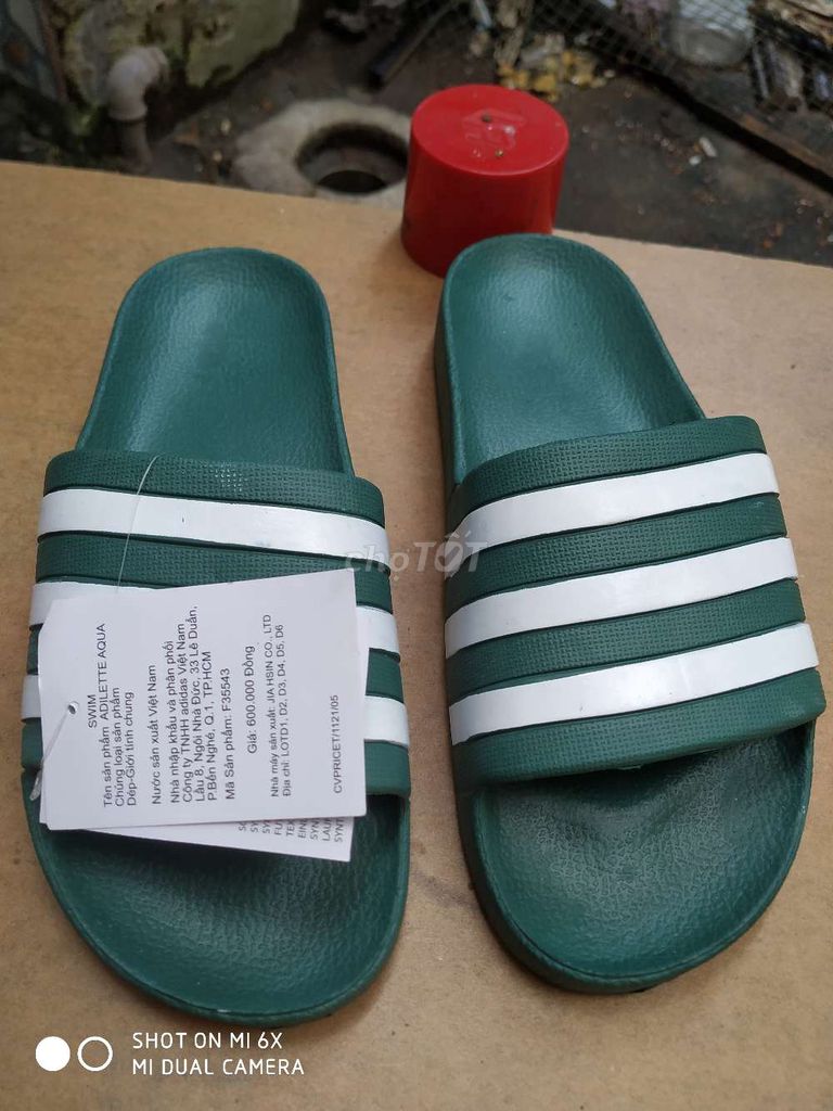 Dép đúc adidas chính hãng sz 42-41 di cũng ok